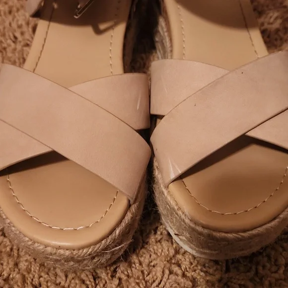 Women's Beige Platform Sandals Size 7.5 - Picture 7 of 13